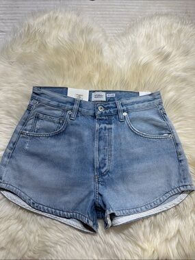 Citizens Of Humanity ABITA CURVED HEM
SHORT BLARE size 26